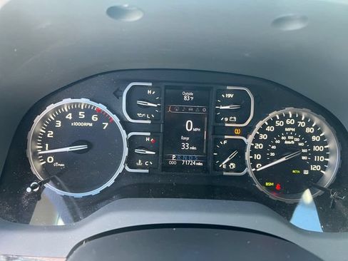 Used 2019 Toyota Tundra Limited w/ Limited Premium Package AWD/4WD image 14