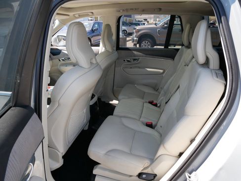Used 2024 Volvo XC90 T8 Plus AWD/4WD image 10