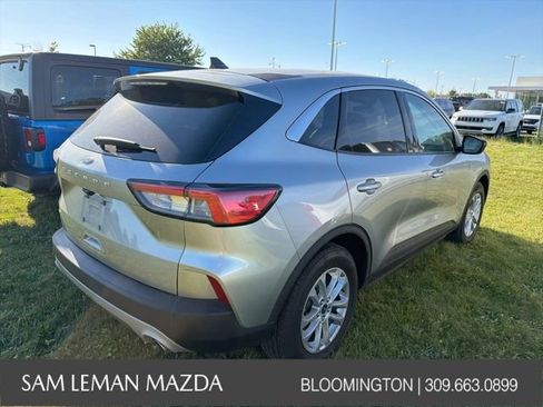 Used 2022 Ford Escape SE FWD image 9