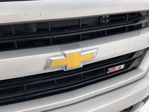 Used 2018 Chevrolet Silverado 1500 LT w/ Texas Edition image 27