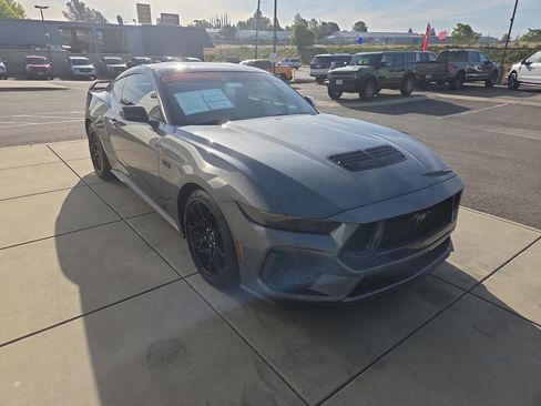Used 2025 Ford Mustang GT Premium w/ GT Performance Package RWD image 7
