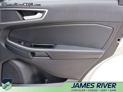 Used 2020 Ford Edge SEL w/ Cold Weather Package FWD image 11