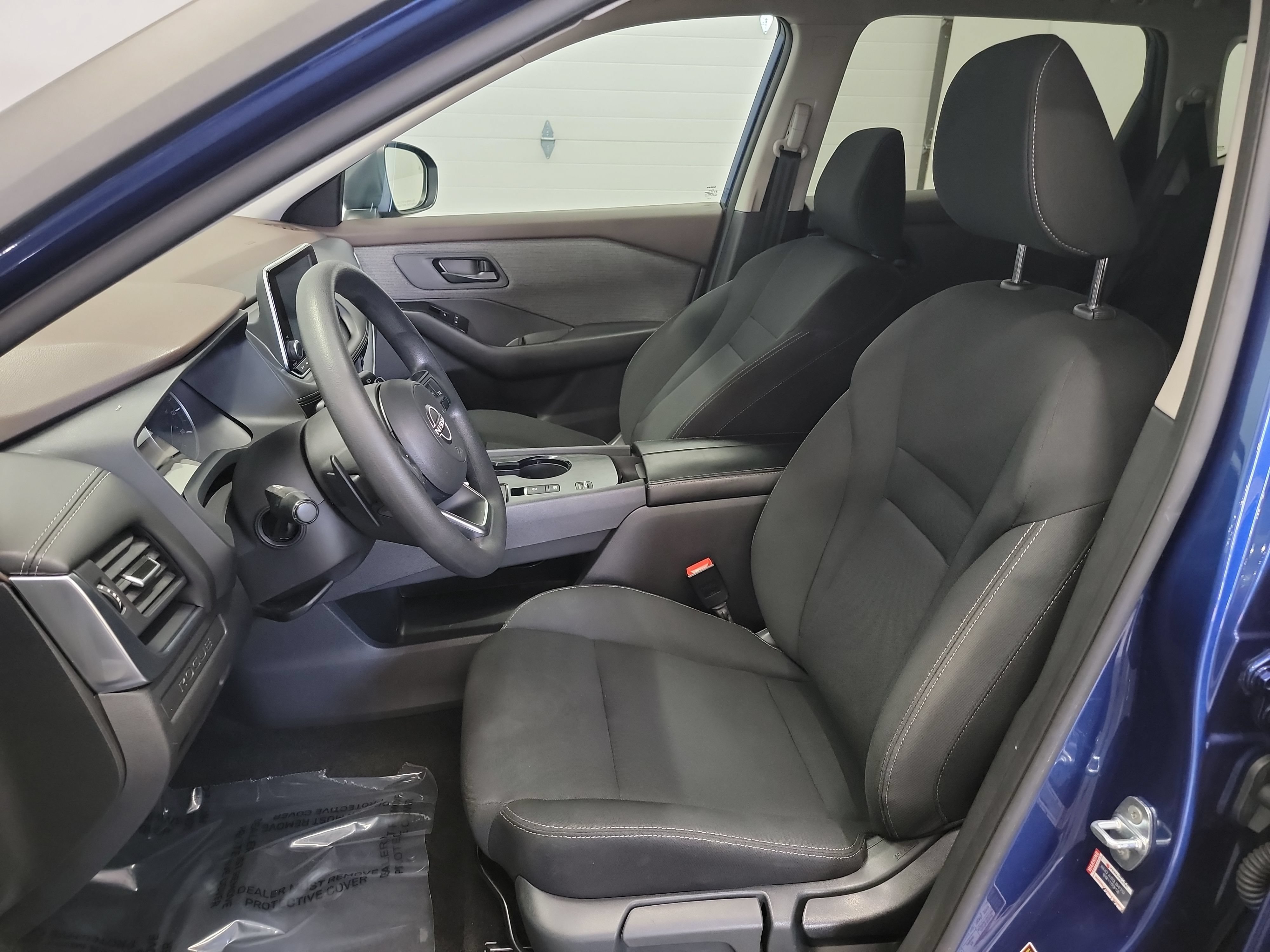 Used 2023 Nissan Rogue S FWD image 6