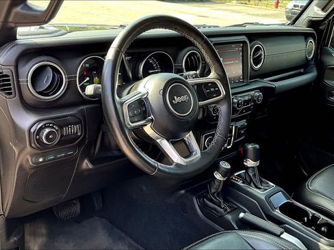 Used 2021 Jeep Wrangler Unlimited Sahara w/ Cold Weather Group image 13