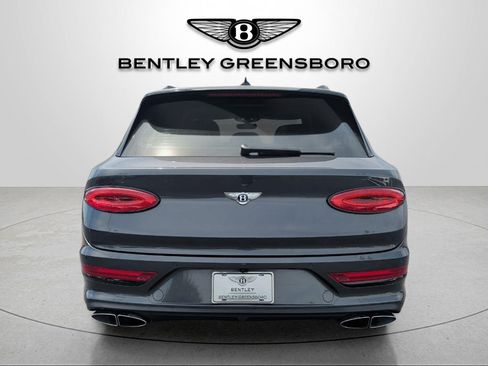 Used 2022 Bentley Bentayga AWD/4WD image 13
