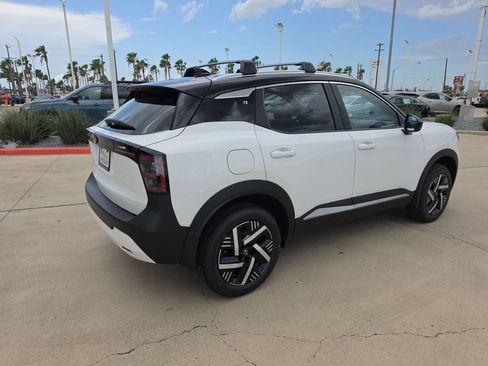 New 2026 Nissan Kicks SV w/ Cold Weather Package FWD image 7