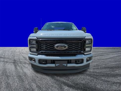 New 2026 Ford F250 Lariat w/ Black Appearance Package image 9