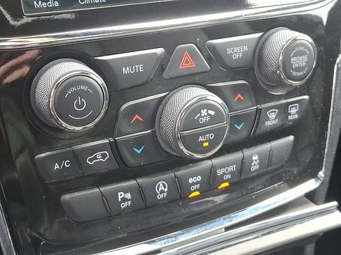 Certified 2021 Jeep Grand Cherokee Trailhawk w/ Trailhawk Luxury Group image 18