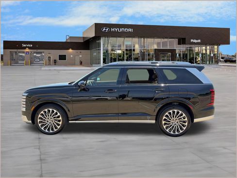 Certified 2026 Hyundai Palisade Calligraphy FWD image 2