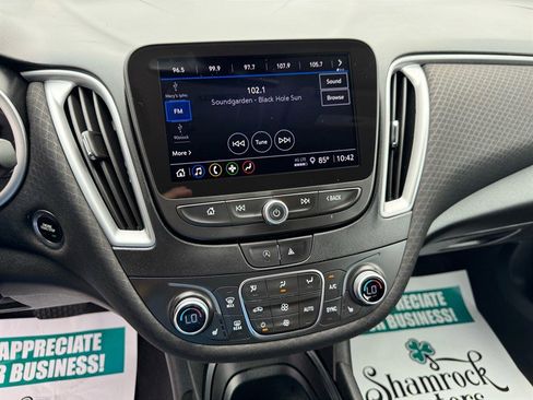 Used 2023 Chevrolet Malibu LT image 14