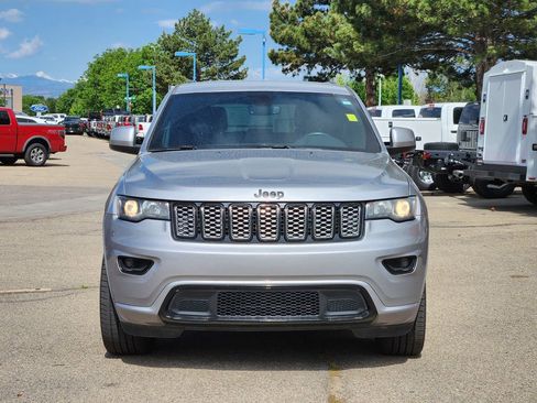 Used 2018 Jeep Grand Cherokee Altitude AWD/4WD image 5