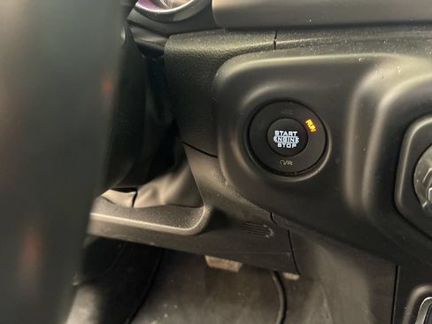 Used 2022 Jeep Wrangler Unlimited Sport AWD/4WD image 22