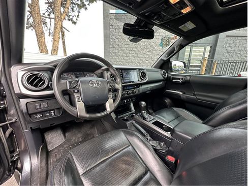 Used 2020 Toyota Tacoma TRD Off-Road w/ TRD Premium Off Road Package image 2