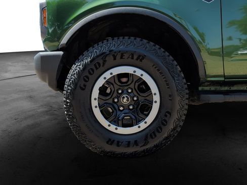 Used 2023 Ford Bronco Big Bend w/ Sasquatch Package AWD/4WD image 9
