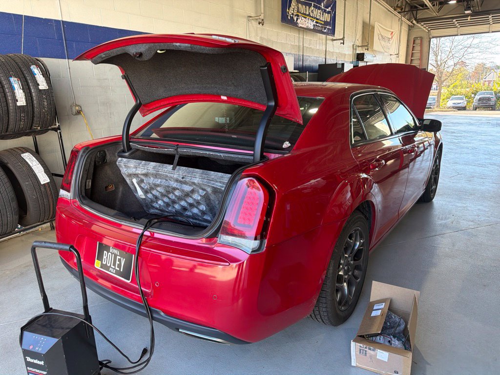 Used 2018 Chrysler 300 S w/ 300S Premium Group AWD/4WD image 3