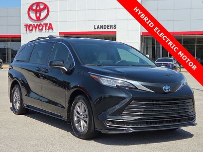 Used 2023 Toyota Sienna LE