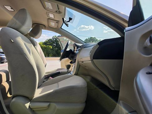 Used 2011 Toyota Corolla LE FWD image 30