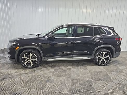 Used 2025 Volkswagen Tiguan SE w/ Panoramic Sunroof Package AWD/4WD image 5