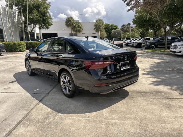 Used 2024 Volkswagen Jetta SE FWD image 34