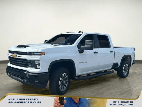 Used 2025 Chevrolet Silverado 2500 Custom w/ Custom Convenience Package AWD/4WD image 2