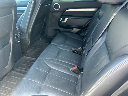 Used 2020 Land Rover Discovery Landmark AWD/4WD image 10