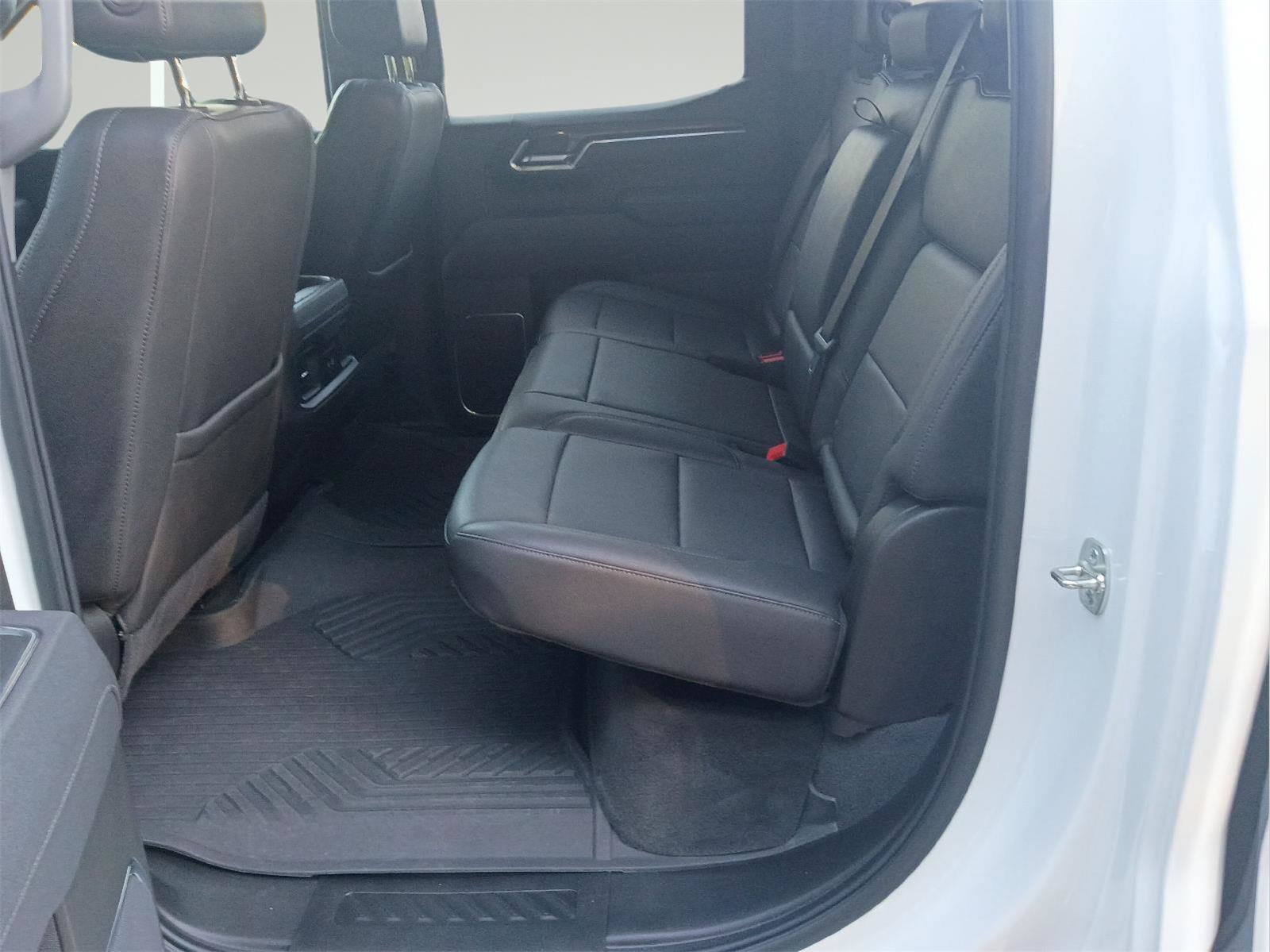Used 2025 Chevrolet Silverado 1500 LT Trail Boss w/ LT Trail Boss Premium Package AWD/4WD image 27