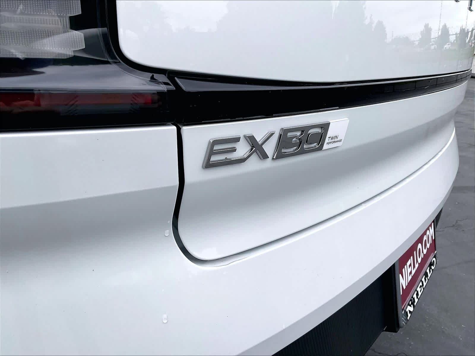 New 2026 Volvo EX30 Plus w/ Protection Package Premier AWD/4WD image 26