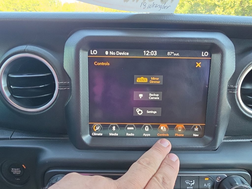 Used 2018 Jeep Wrangler Unlimited Sahara AWD/4WD image 49