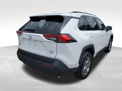Used 2025 Toyota RAV4 XLE AWD/4WD image 4