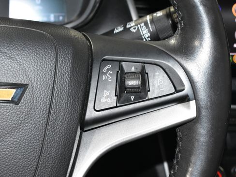 Used 2020 Chevrolet Trax LT w/ Sun & Sound Package image 13