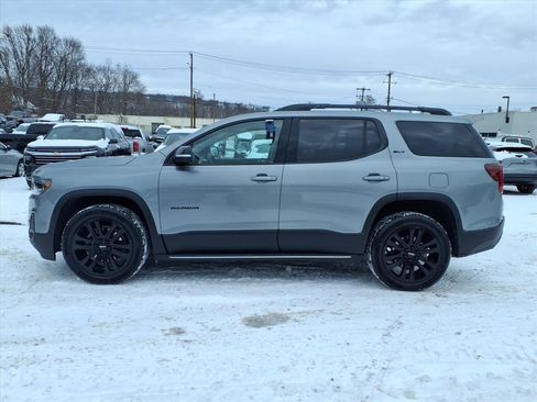 Used 2023 GMC Acadia SLT w/ Elevation Edition image 6