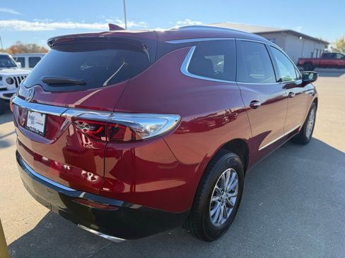 Used 2024 Buick Enclave Premium image 5