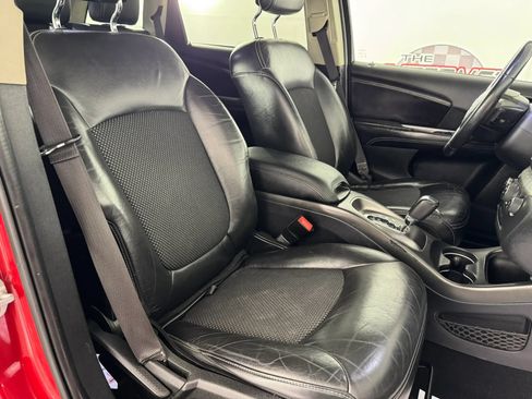 Used 2017 Dodge Journey Crossroad AWD/4WD image 32