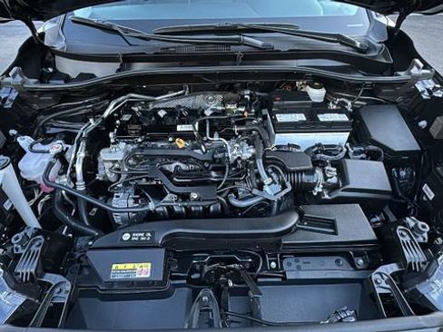 Used 2024 Toyota Corolla Cross XLE AWD/4WD image 39