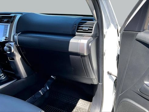 Used 2024 Toyota 4Runner SR5 Premium w/ Moonroof Package AWD/4WD image 18