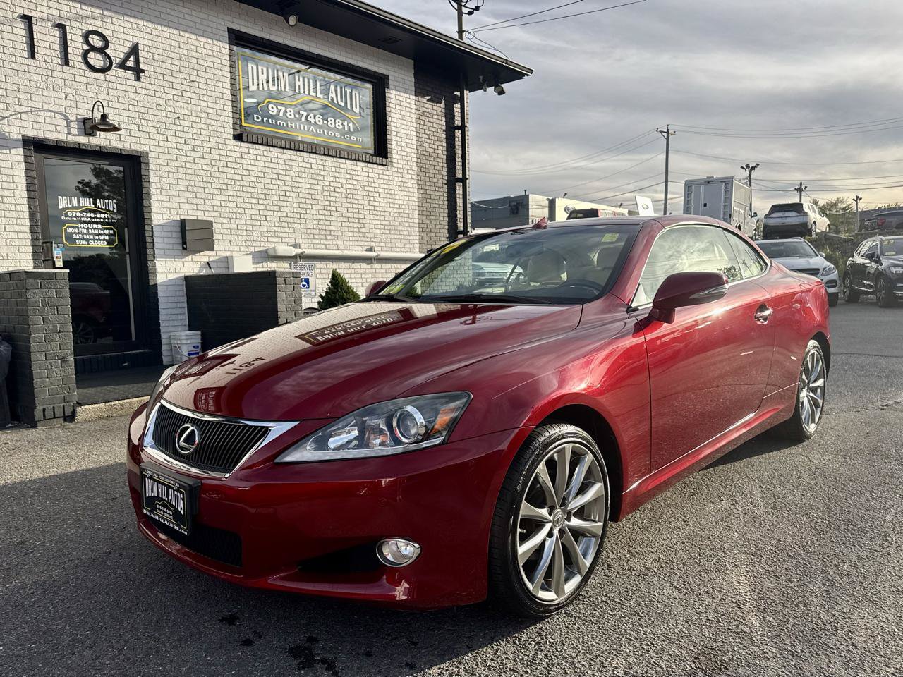 Used 2014 Lexus IS 250C w/ Navigation System Package RWD image 2