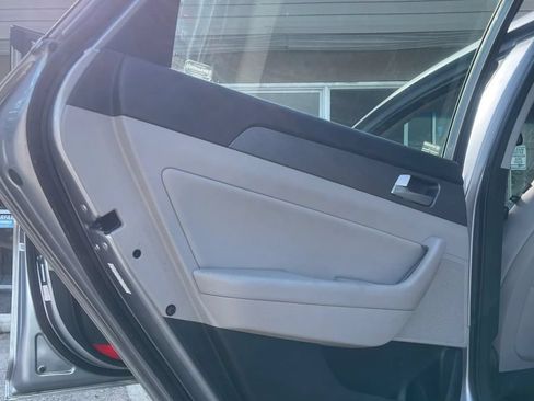 Used 2016 Hyundai Sonata SE FWD image 11
