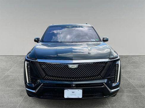 New 2026 Cadillac Vistiq Luxury w/ LPO, Floor Liner Package image 7