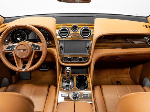 Used 2019 Bentley Bentayga image 12