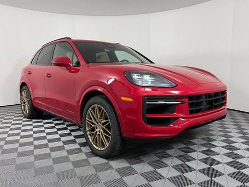 Certified 2026 Porsche Cayenne AWD/4WD image 7