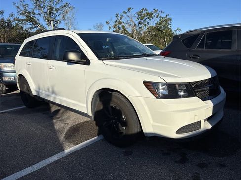 Used 2020 Dodge Journey SE w/ SE Popular Equipment Group image 4