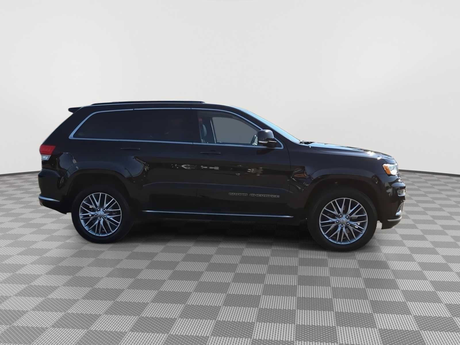 Used 2018 Jeep Grand Cherokee Summit w/ Platinum Series Group AWD/4WD image 9