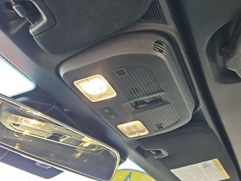 Used 2024 Ford Mustang Convertible image 27