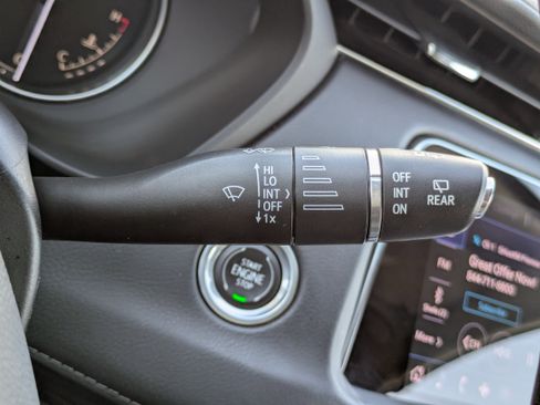 Used 2023 Cadillac XT4 Luxury w/ Cold Weather Package image 21