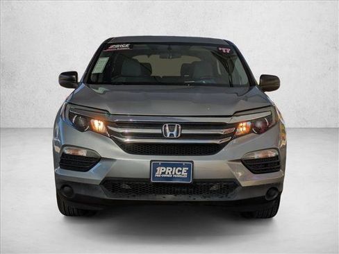 Used 2017 Honda Pilot LX image 2