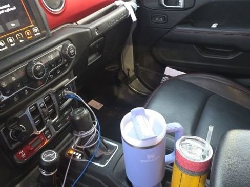 Used 2021 Jeep Wrangler Unlimited Rubicon image 12