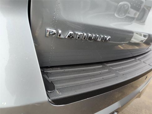 Used 2024 Ford Expedition Platinum image 6