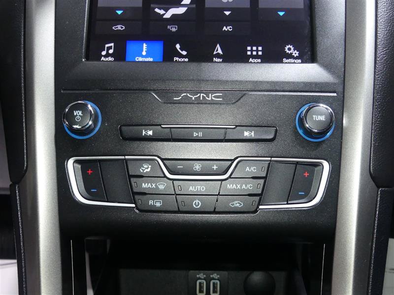 Used 2019 Ford Fusion SE FWD image 35