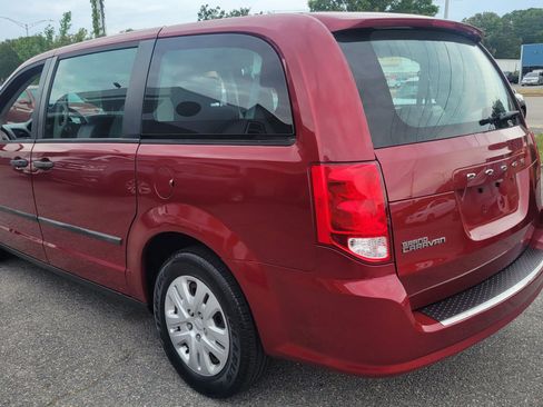 Used 2015 Dodge Grand Caravan American Value Package FWD image 3