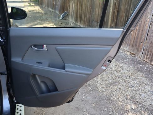 Used 2011 Kia Sportage LX w/ Convenience Pkg AWD/4WD image 25